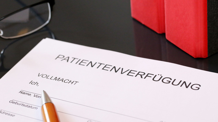 Bild einer Patientenverfügung verlinkt zum Blogbeitrag  Vollmachten und Verfügungen frühzeitig regeln
